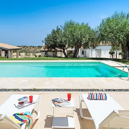 Villa Contrada Casazza - Gruppilli Sleeps 6 Pool