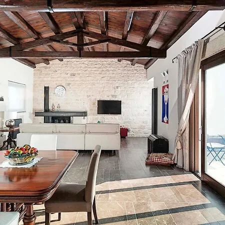 Contrada Casazza - Gruppilli Sleeps 6 Pool